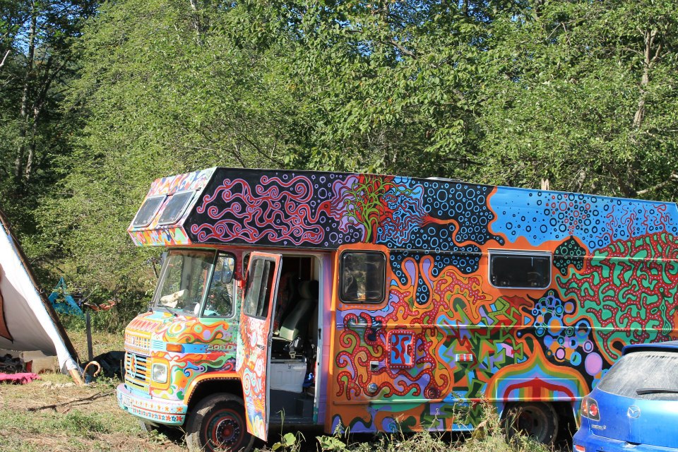 The-Third-Eye-Magazine_Transylvania-psychedelic-bus-01