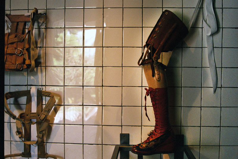 Frida's right leg prosthesis with red boot in Chinese style, 1953.
