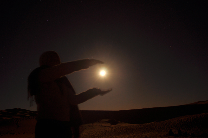 Love story with the moon in the Sahara.