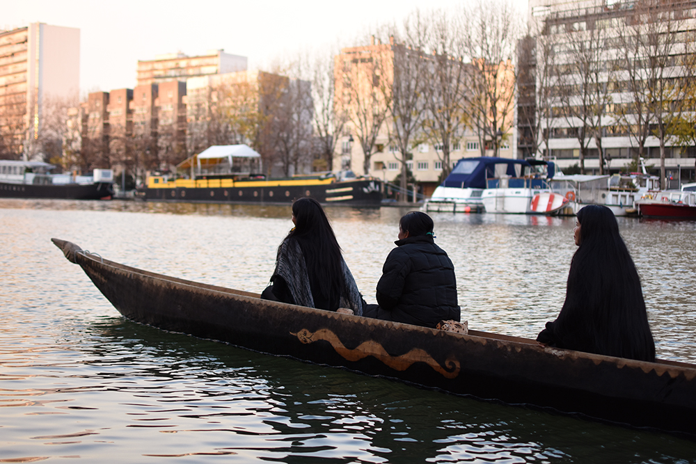 Nina Gualinga, Ena Santi and Patricia Gualinga on the Canoe of Life. 